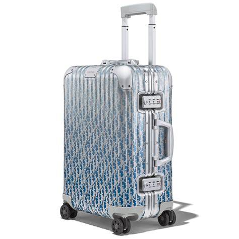 best rimowa for carry on.